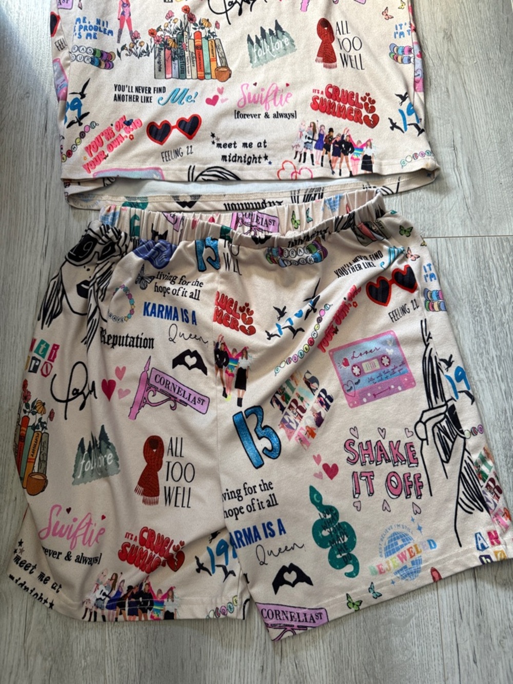 Taylor Swift  two piece pyjama set size XS - Picture 3 of 4